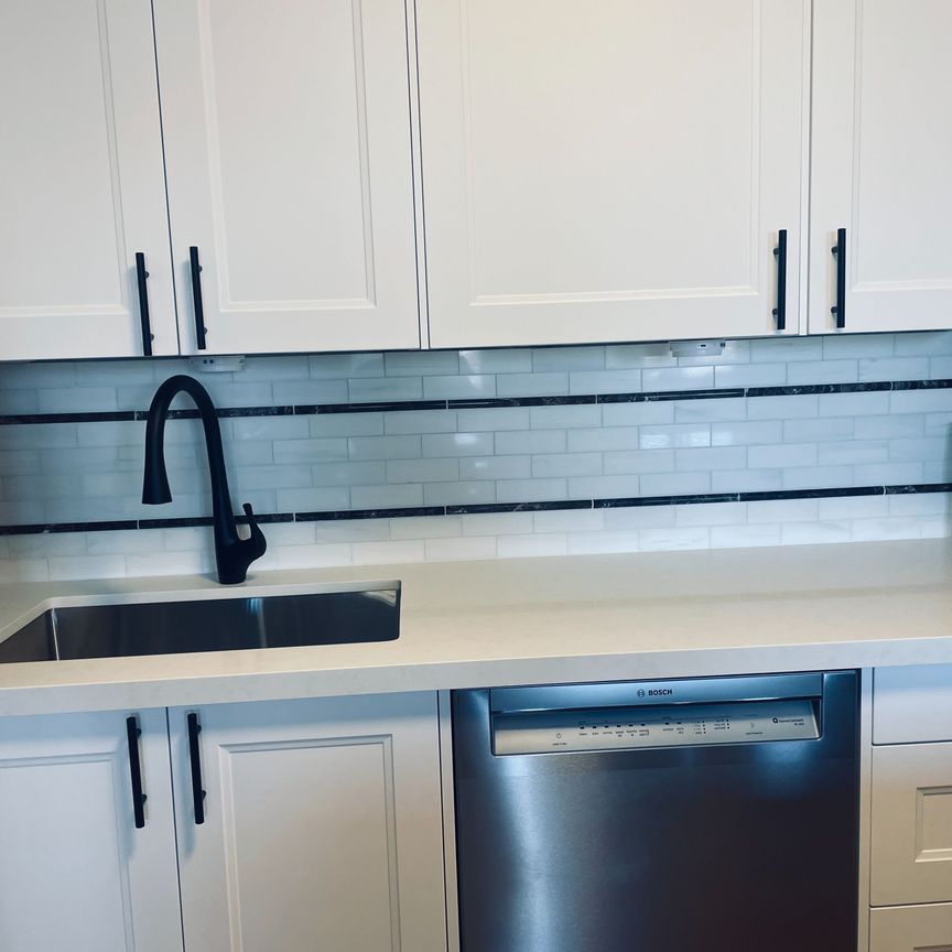 For Lease - 1320 Mississauga Valley Boulevard Unit# 812, Mississauga, Ontario - Photo 1