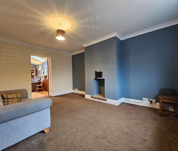 3 bedroom House To Let Total Size: 1185 SQ FT - Photo 2