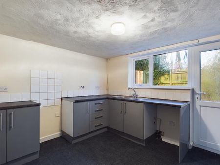 3 bedroom terraced house to rent - Photo 5