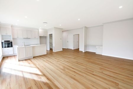 Timeless Elegance - Central Townhouse - Photo 3