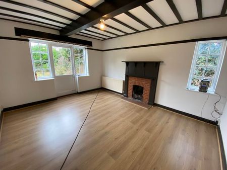 Kingfield Road, Woking - 3 bedrooms Property for lettings - Seymours - Photo 2