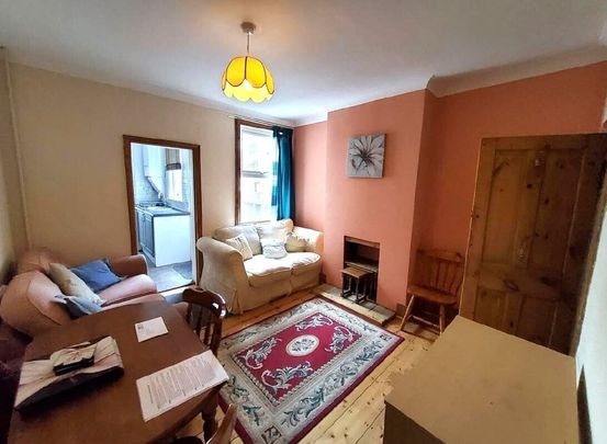 Merton Road - Photo 1