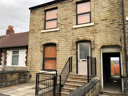 14 Orchard Terrace, Huddersfield, HD4 - Photo 2