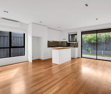 Beautiful townhouse in the heart of Preston - Photo 2