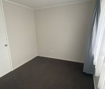 Charming 2BR Townhouse in Palmerston North - Photo 4