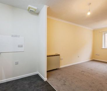 2 bedroom retirement property to rent - Photo 1