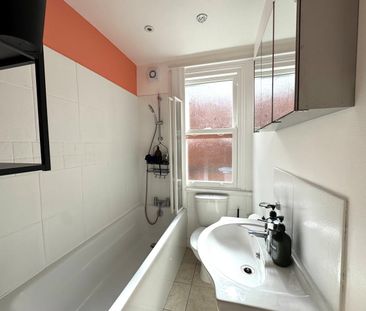 Room in a Shared Flat, Quadrant Road, CR7 - Photo 5