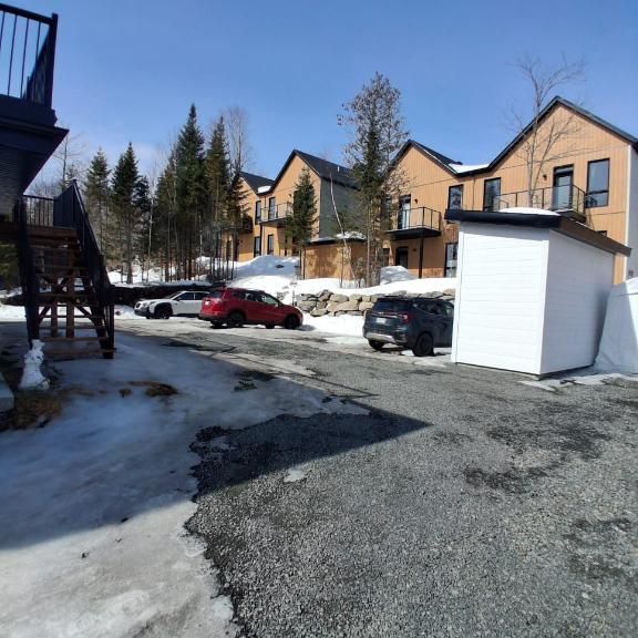 Logement 4 ½ avec un bureau neufs à louer – Saint-Donat-de-Montcalm - Photo 1
