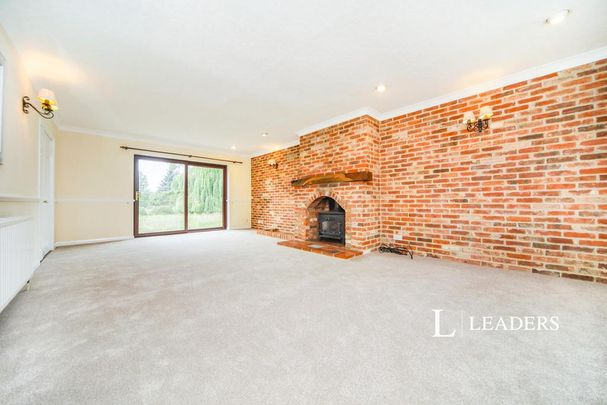 4 bedroom house to rent - Photo 1