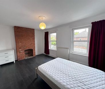 2 bedroom maisonette to rent - Photo 3