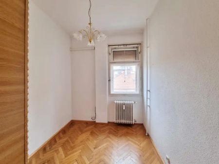 Budapest, IX. kerület, Ferencváros-Belváros, Közraktár u. - Photo 2