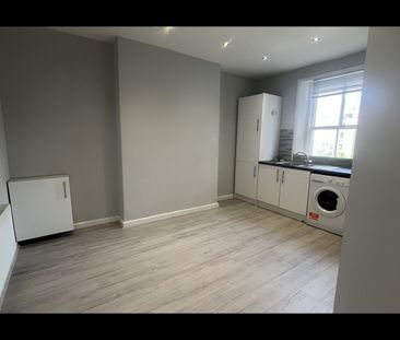 Room in a Shared Flat, King Street, W6 - Photo 3