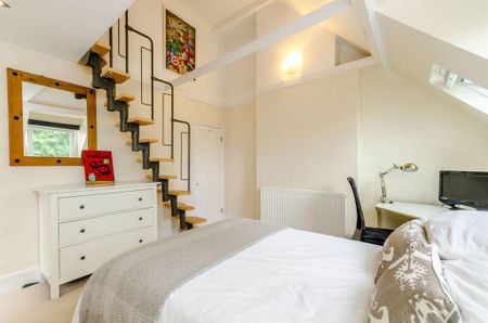 3 bedroom flat to rent - Photo 4