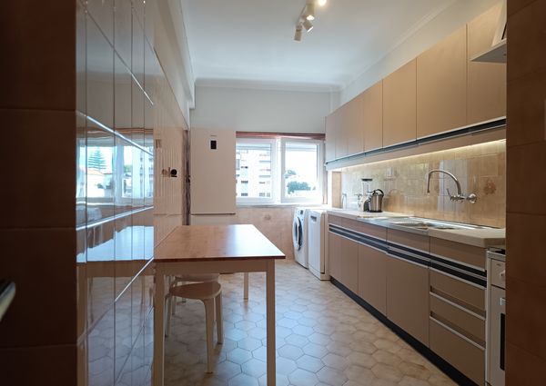 Apartamento T2 Remodelado e Mobilado no Moinho das Antas