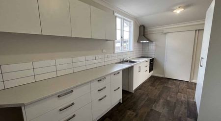 THREE BEDROOM - TAKARO - Photo 2