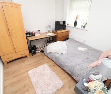 Room For Rent Bertha Street, Pontypridd - Photo 2
