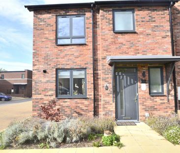 2 bedroom end of terrace house to rent - Photo 1
