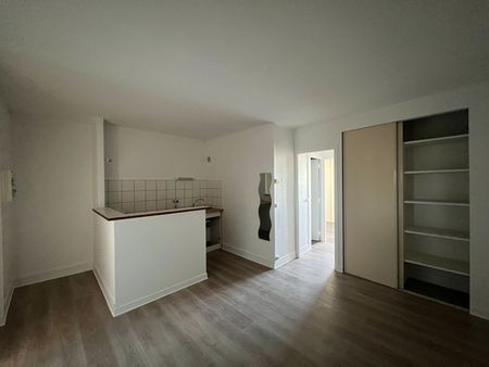 A louer appartement type 2 centre ville Châteauroux - Photo 2