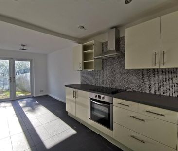 3 bedroom terraced house to rent - Photo 6