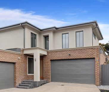 Large Modern Townhome - Photo 2