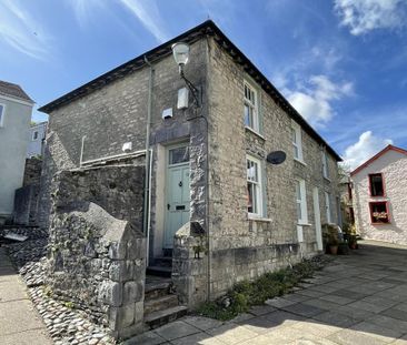 2 bedroom semi-detached house to rent - Photo 6