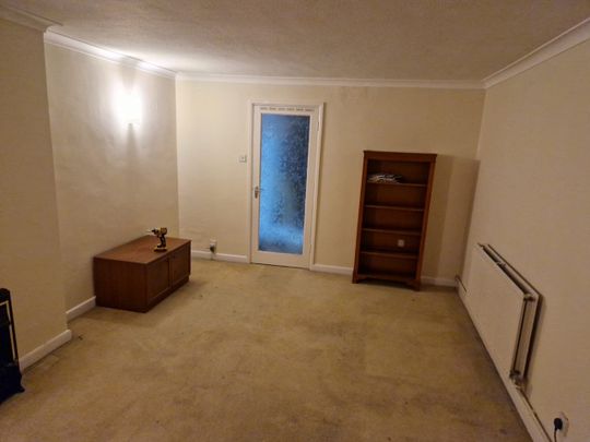 2 Bed Flat, Redcourt, SO16 - Photo 1