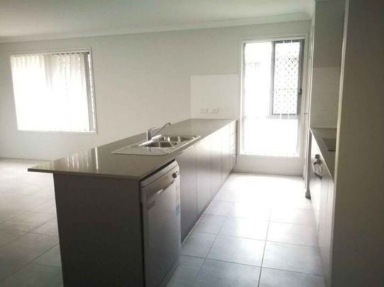 CABOOLTURE - FAMILY & LOCATION - Photo 1