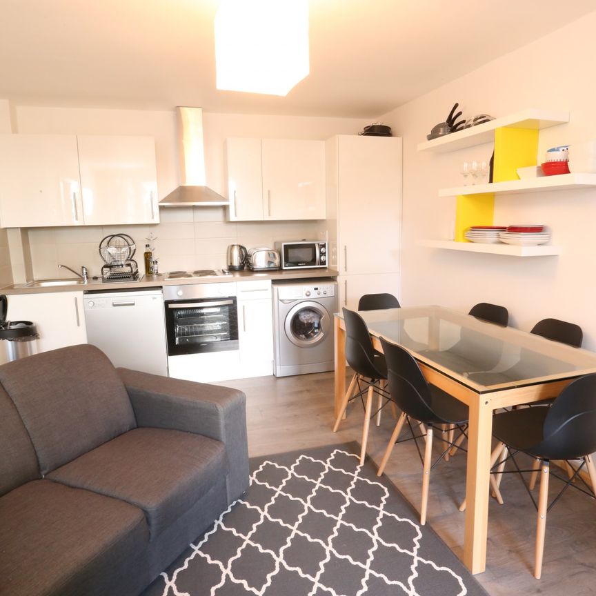 Spey Street – Room 1 - Photo 1