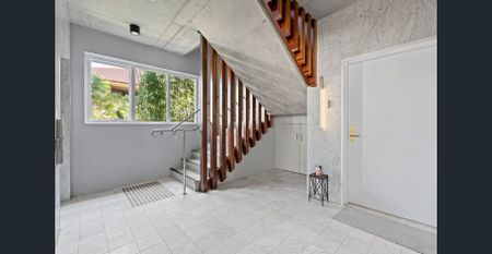 Style, comfort, and convenience, minutes from Brisbane River and CBD! - Photo 3