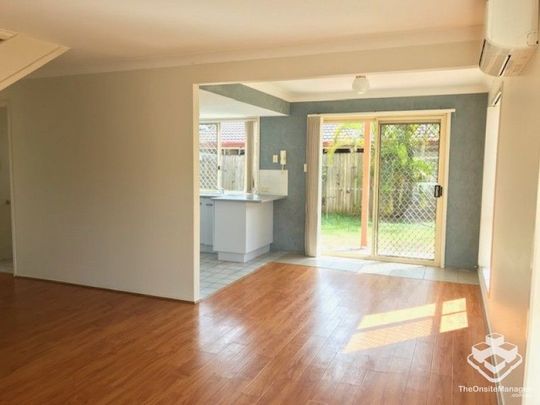 3 BEDROOM TOWNHOUSEâWarrigal State School Catchment - Photo 1