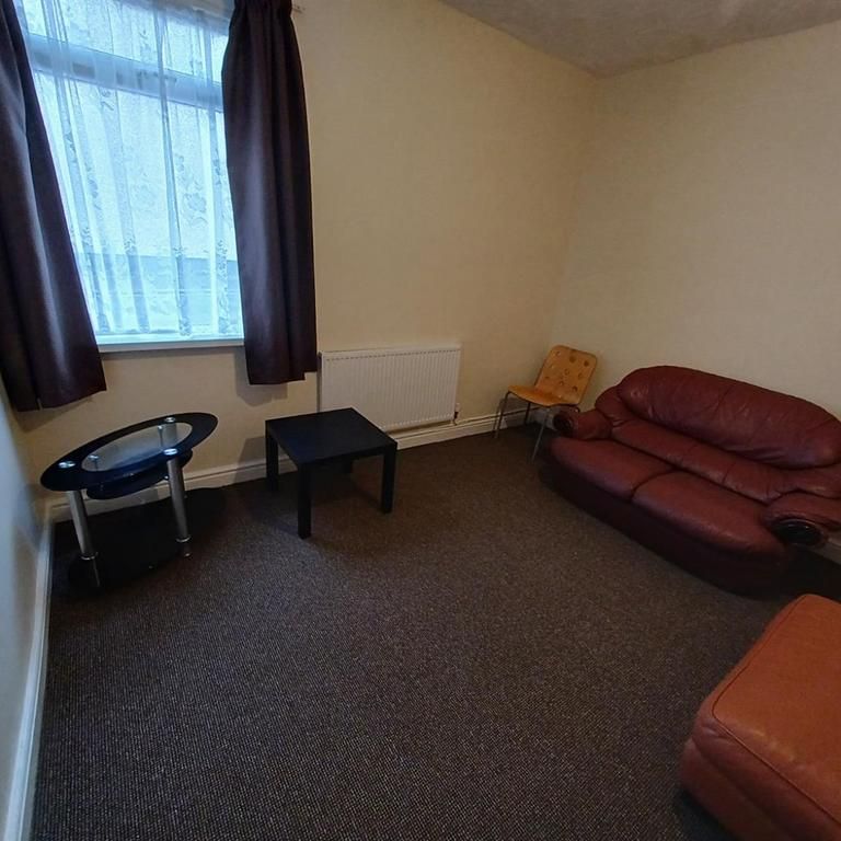 5 bedroom house to rent - Photo 1