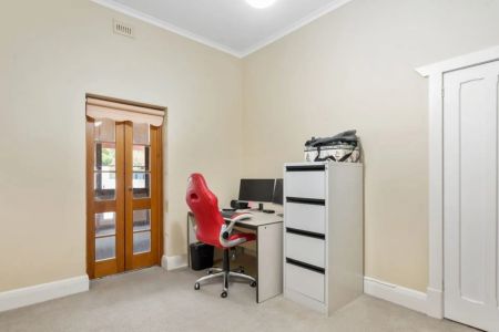 Brilliantly Located! An Idyllic Lifestyle Awaits! - Photo 2