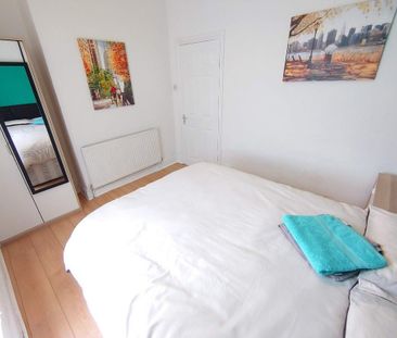 4 bedroom terraced house to rent - Photo 6