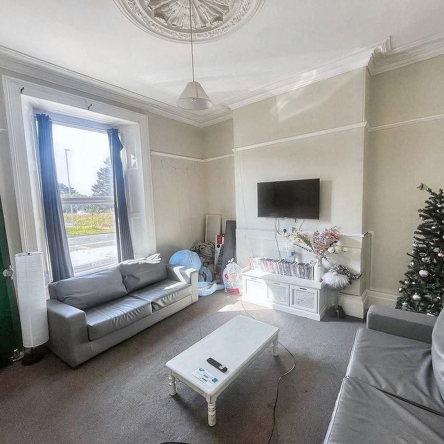 North Road East, Plymouth - Photo 1