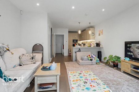 5 bedroom townhouse to rent - Photo 2