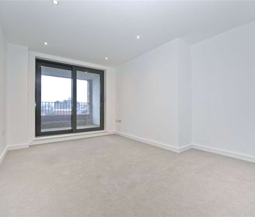 One bedroom apartment in Hackney Wick, one of the most desirable locations in East London. - Photo 2