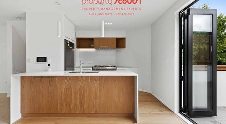 Modern 4-Bedroom Townhouse in Prime Grammar Zone Location - Photo 2