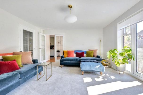 4 bedroom detached house to rent - Photo 1