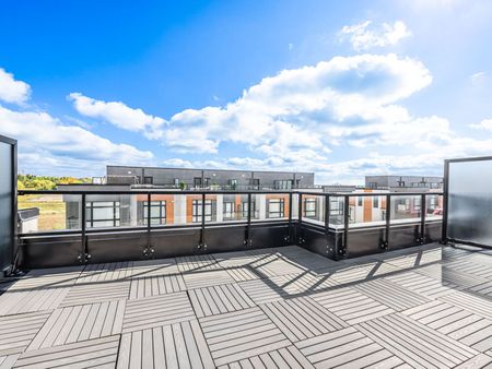 For Lease - 2 Steckley House Lane Unit# 920, Richmond Hill, Ontario - Photo 3