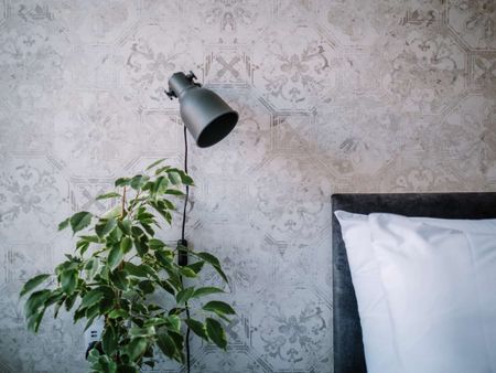 Newly refurbished 5 bedroom home located in Scotforth Bedroom 3 - Photo 5