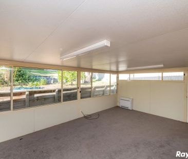 CHARMING 3 BEDROOM HOME IN GREEN POINT! - Photo 1