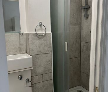 Room in a Shared House, Hilda Road, E16 - Photo 6