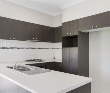 Well Presented and Roomy - Photo 2