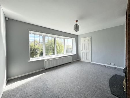 4 bedroom detached bungalow to rent - Photo 2