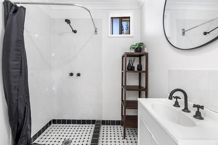 3 Daley Street, Pendle Hill NSW 2145 - House For Rent | Domain - Photo 5