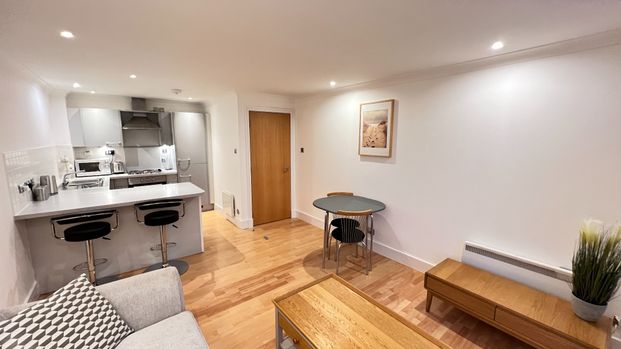 Argyle Street, Anderston, Glasgow - Photo 1