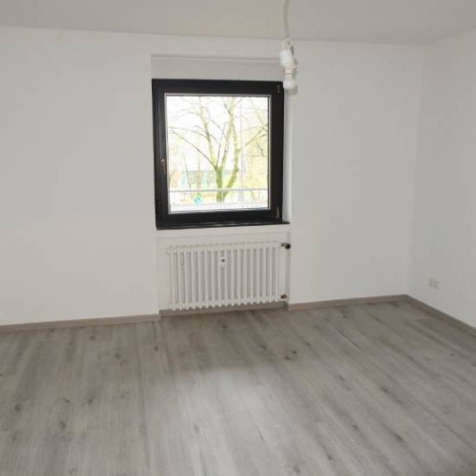 Trier-Heiligkreuz, renovierte 4 ZKB mit Loggia ab 1.3.26 zu vermieten. - Photo 1