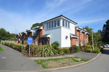 2 bedroom Apartment - Moors Walk, Welwyn Garden City - Photo 3