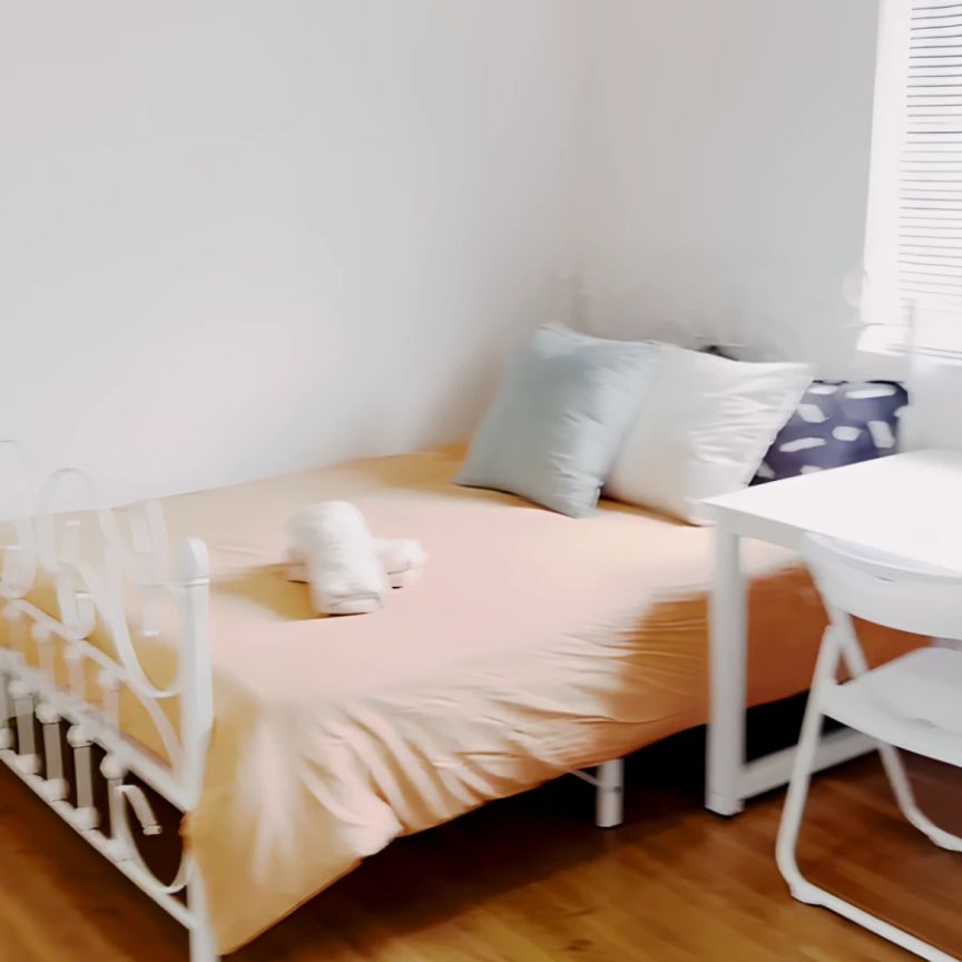 2 beds 1 bath - Photo 1