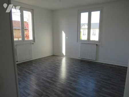 A louer, à BELBEUF (76240), une MAISON individuelle comprenant au RDC: cuisine, séjour-salon, ... - Photo 3